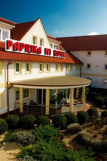 Paprika M1 Hotel เฮกเยชฮาโลม ภายนอก รูปภาพ